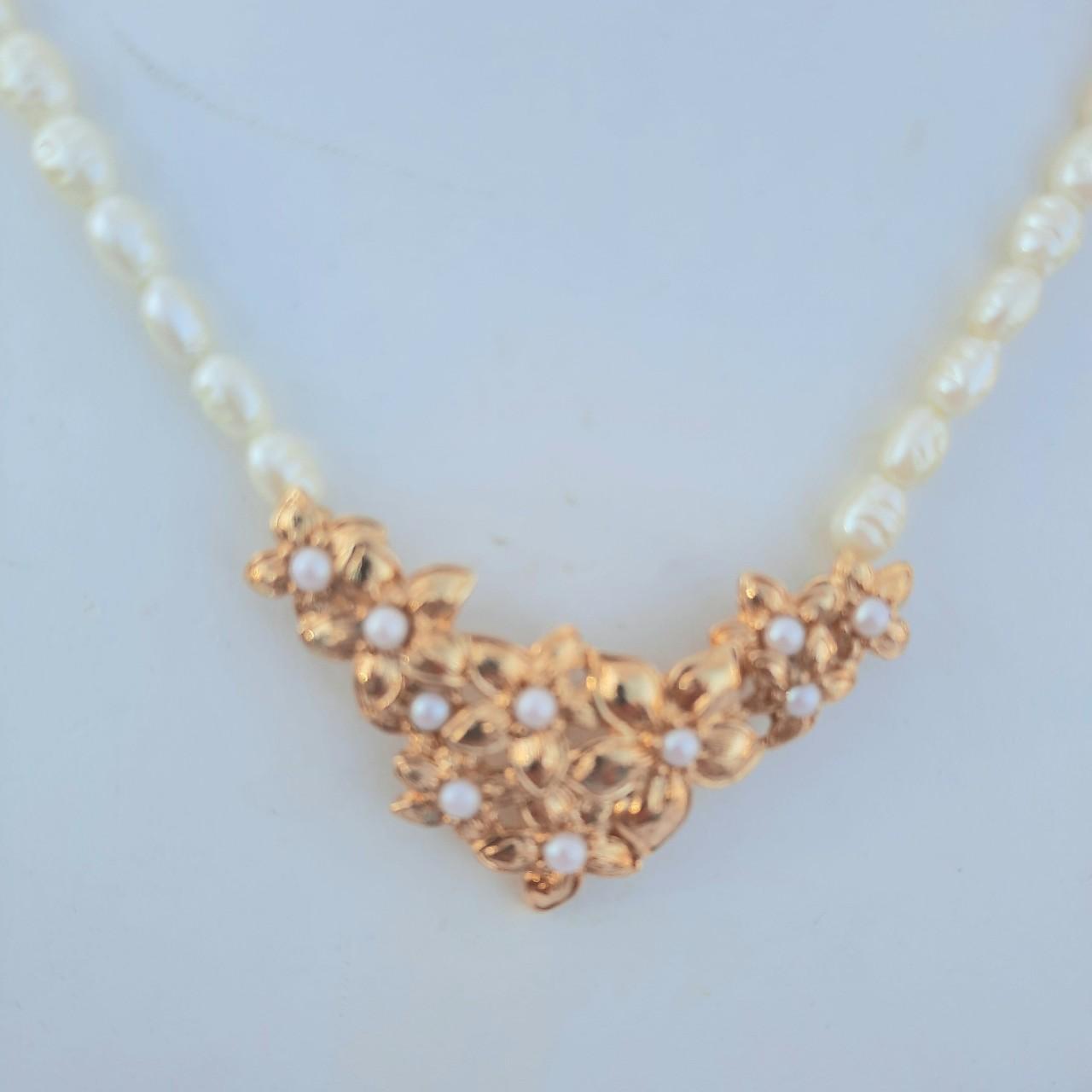 Lot - PEARL NECKLACE WITH MABE PEARL ENHANCER PENDANT