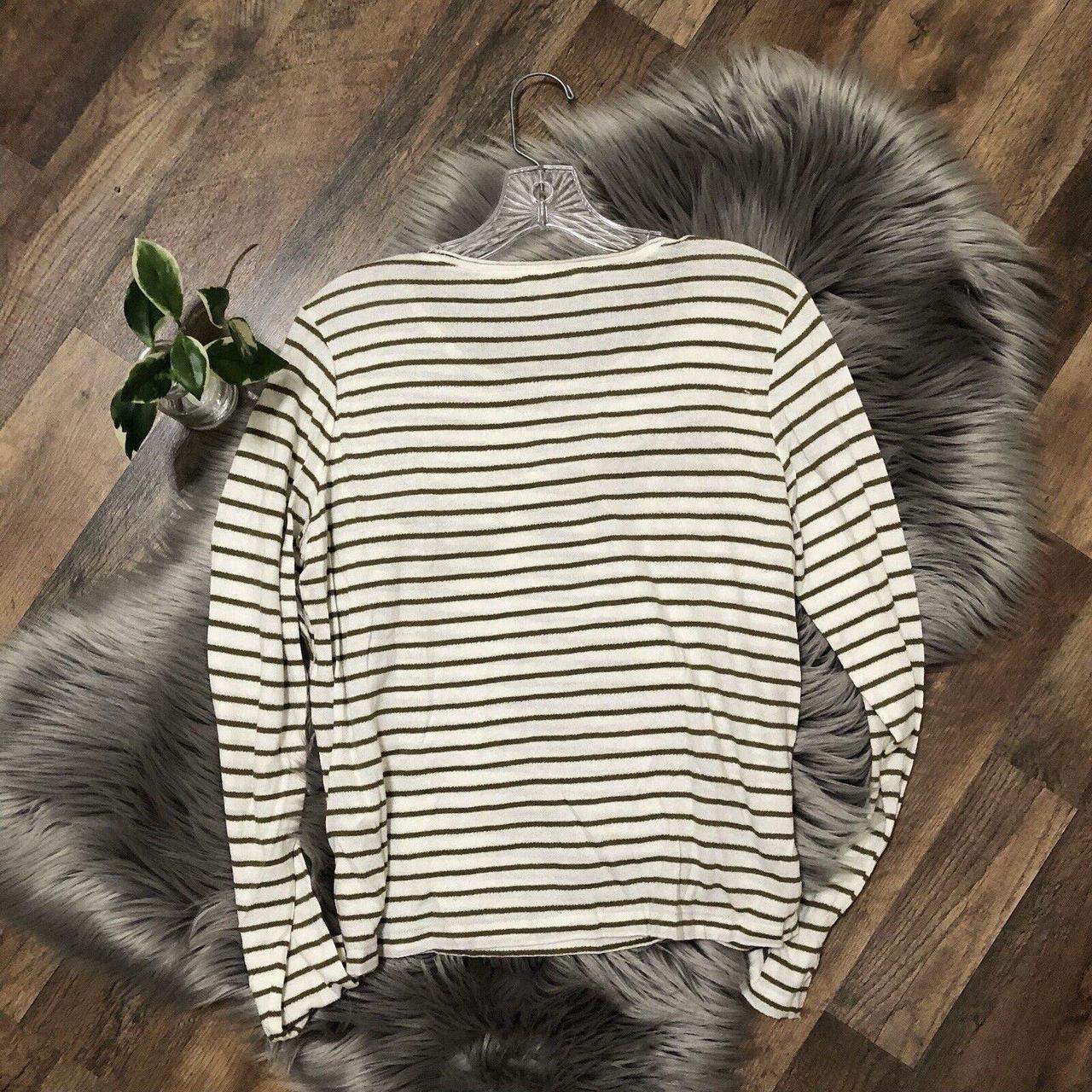 Lucky Brand top Size medium Olive green and white, - Depop