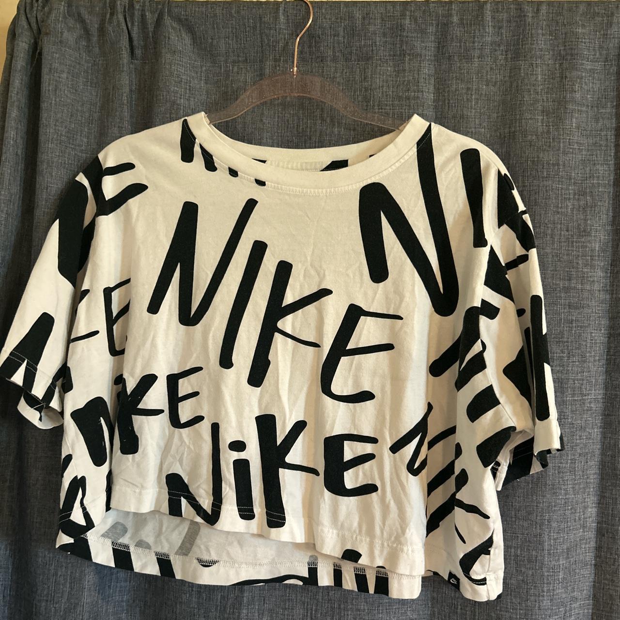 womens black and white nike shirt