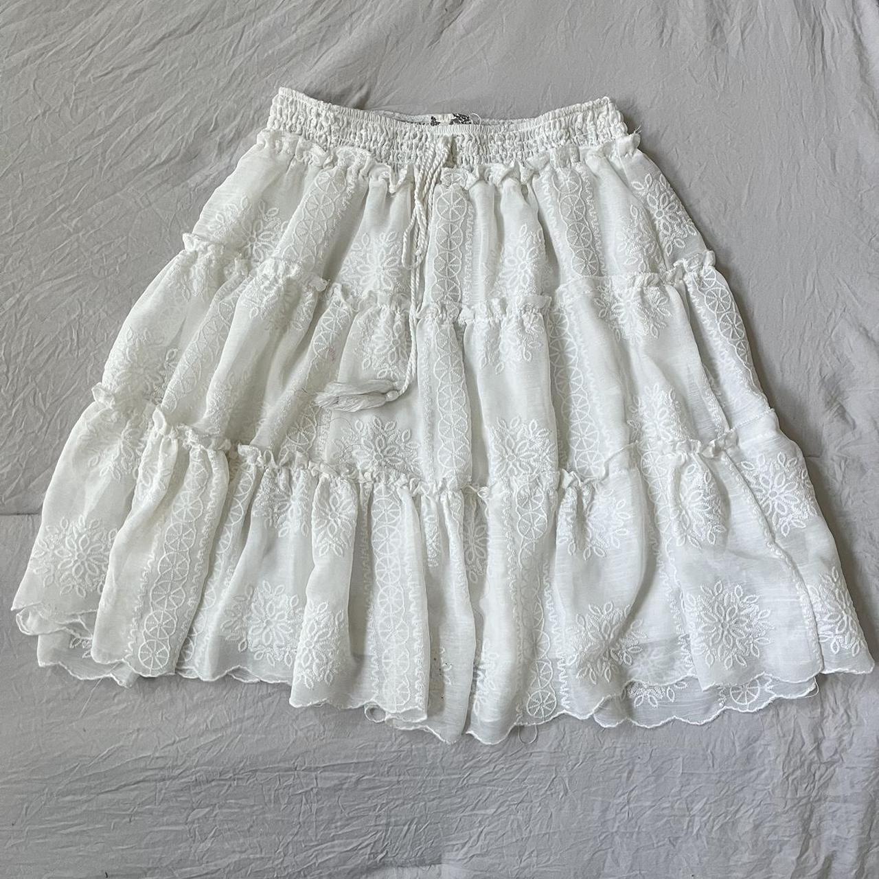Blu Pepper Women's White Skirt Depop