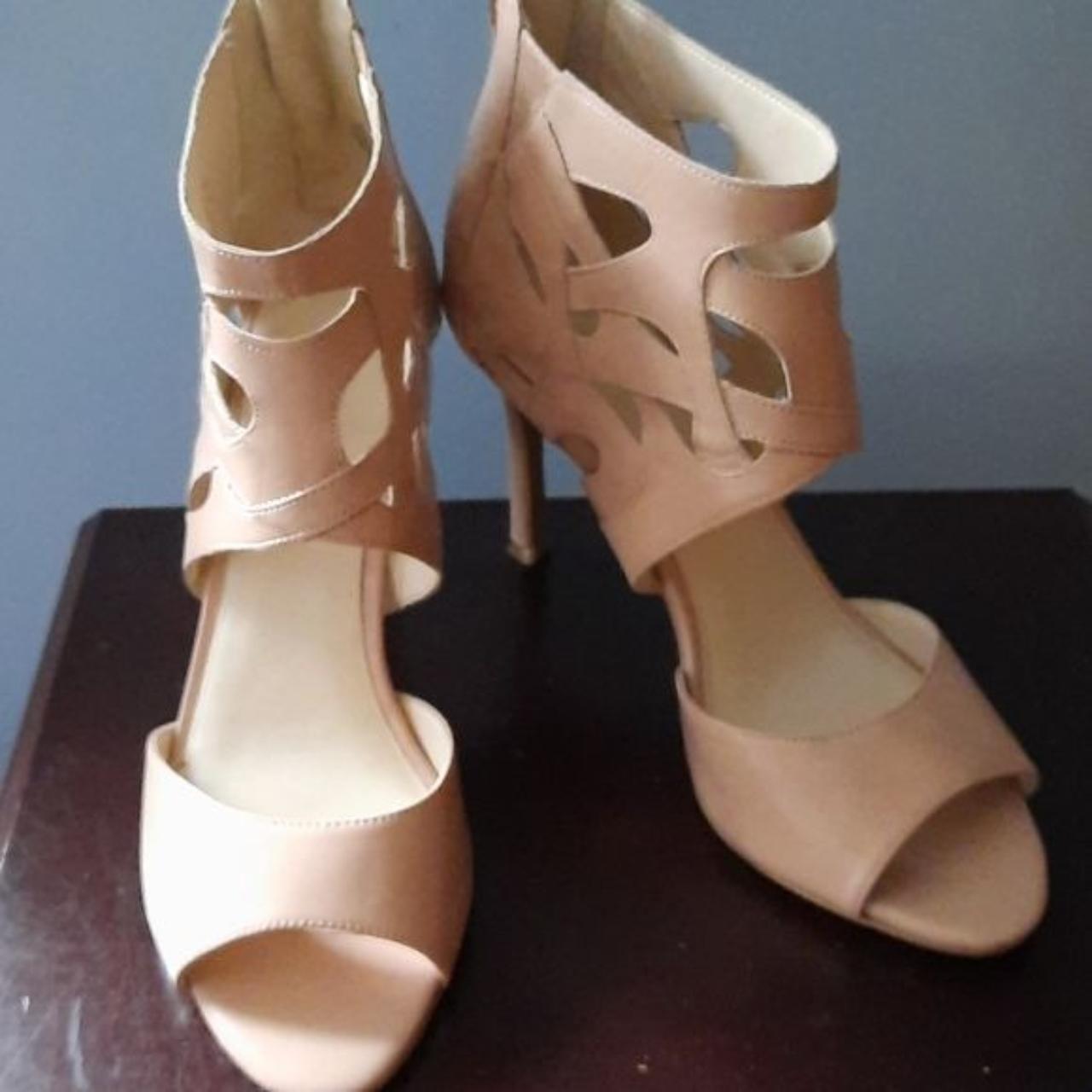 Nine west 2024 cut out booties