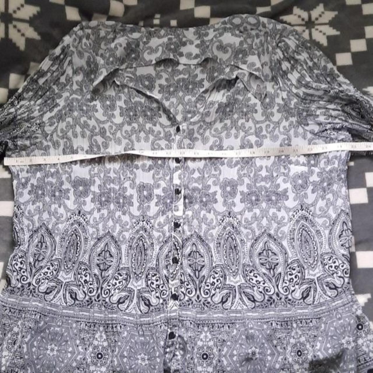 Fashion Bug Black and White Paisley Print 3/4 Bell... - Depop