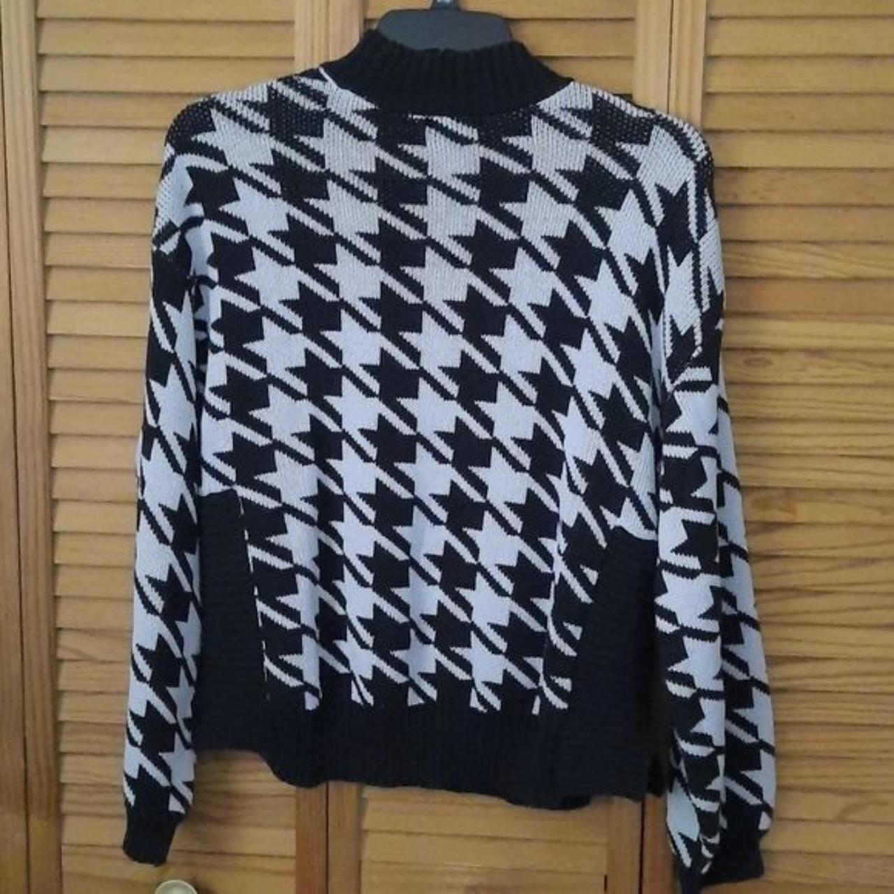 Nine West houndstooth Turtleneck Long Sleeve Knit... - Depop