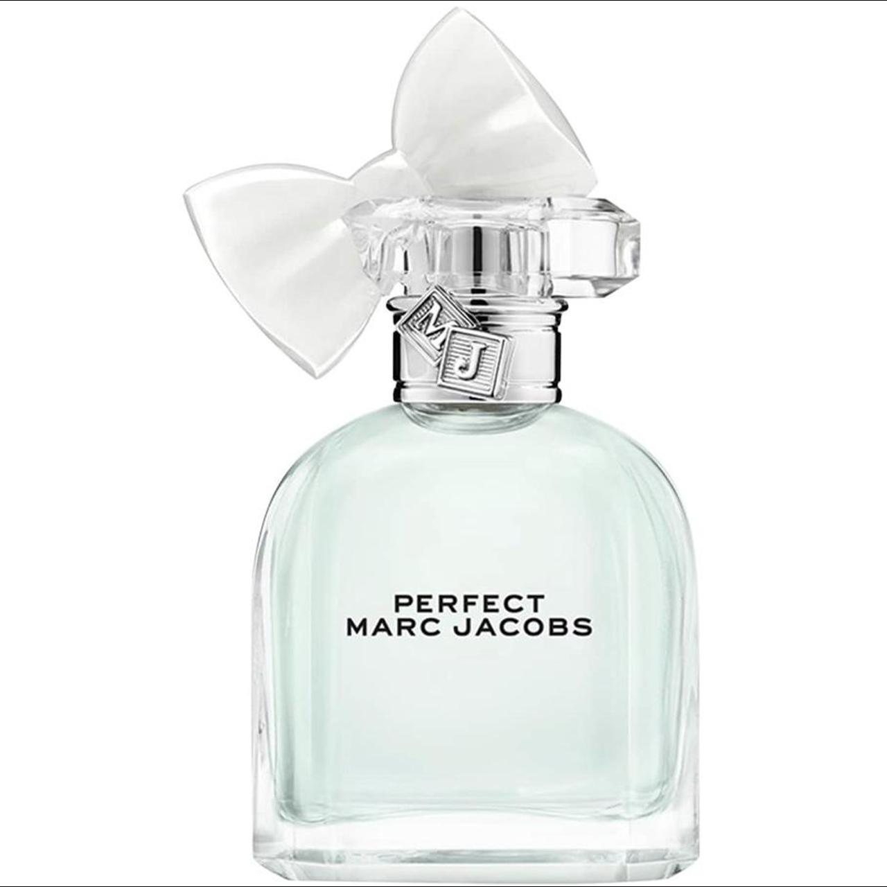 Marc Jacobs Green and White Fragrance Depop