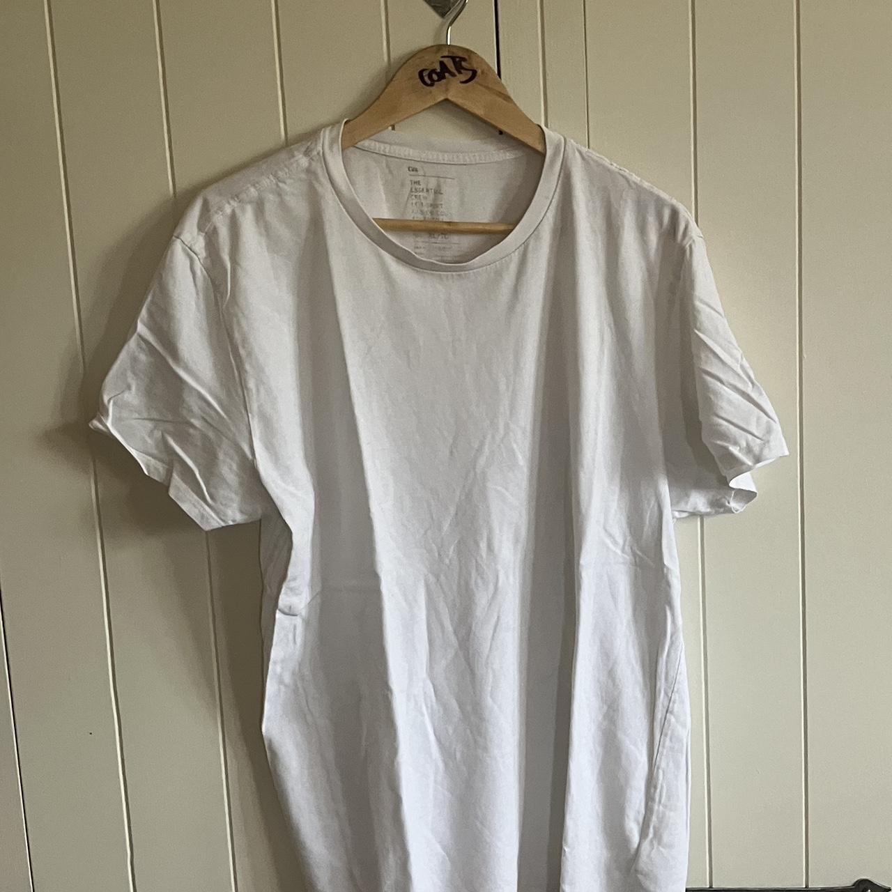 GAP WHITE T SHIRT SIZE XL LOOSE FIT NO VISIBLE... - Depop