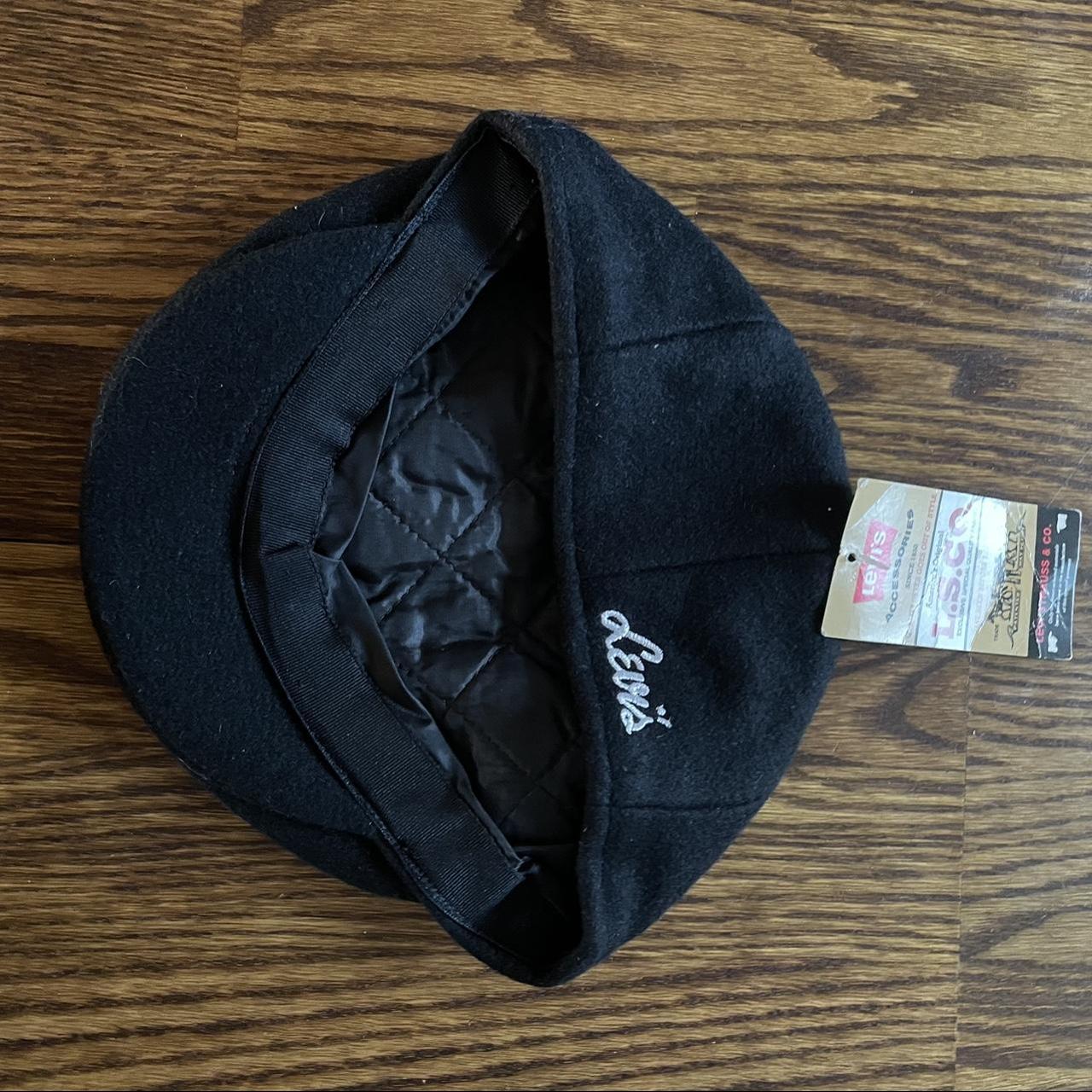 Men's flat cap by LEVi'S. Has a soft quilted lining.... - Depop