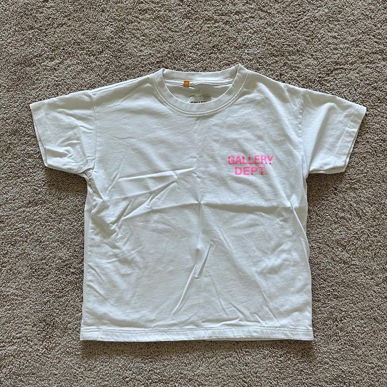 pink gallery dept tee size s (cropped so fits like... - Depop