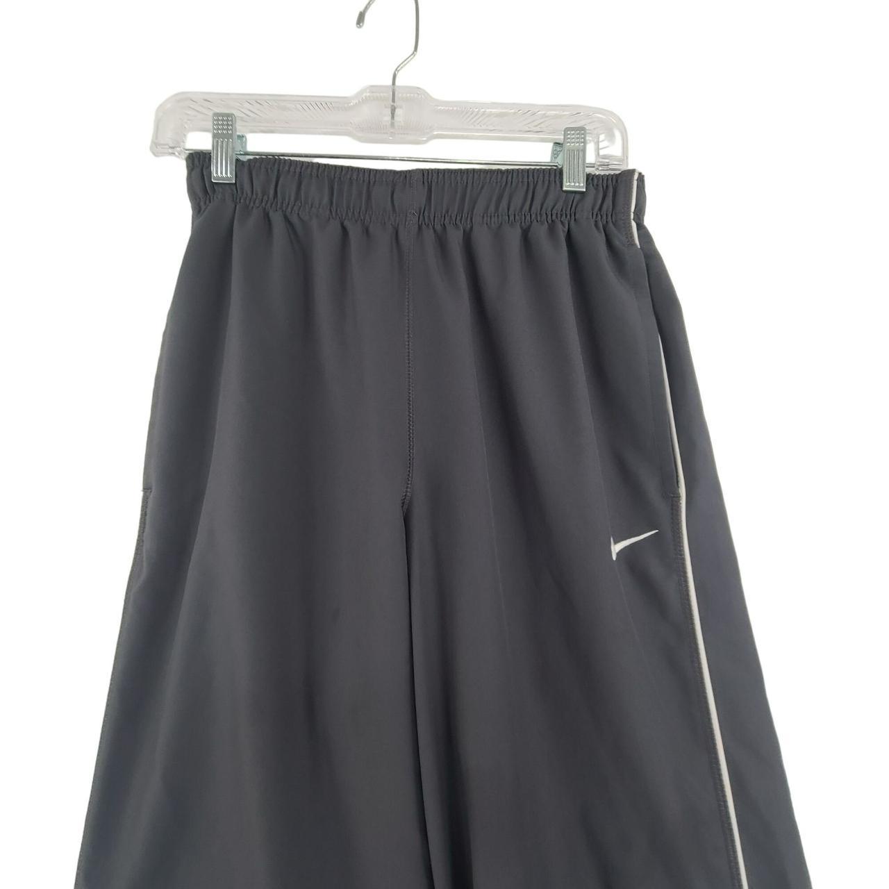 Nike Women's Athletic Pants Gray Size Small Good... Depop