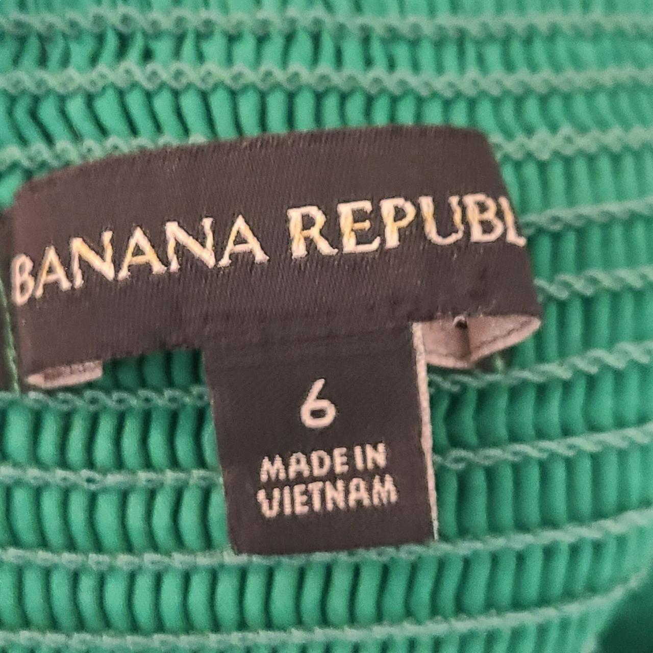 Banana Republic Women's Sleeveless Jumpsuit Green... Depop