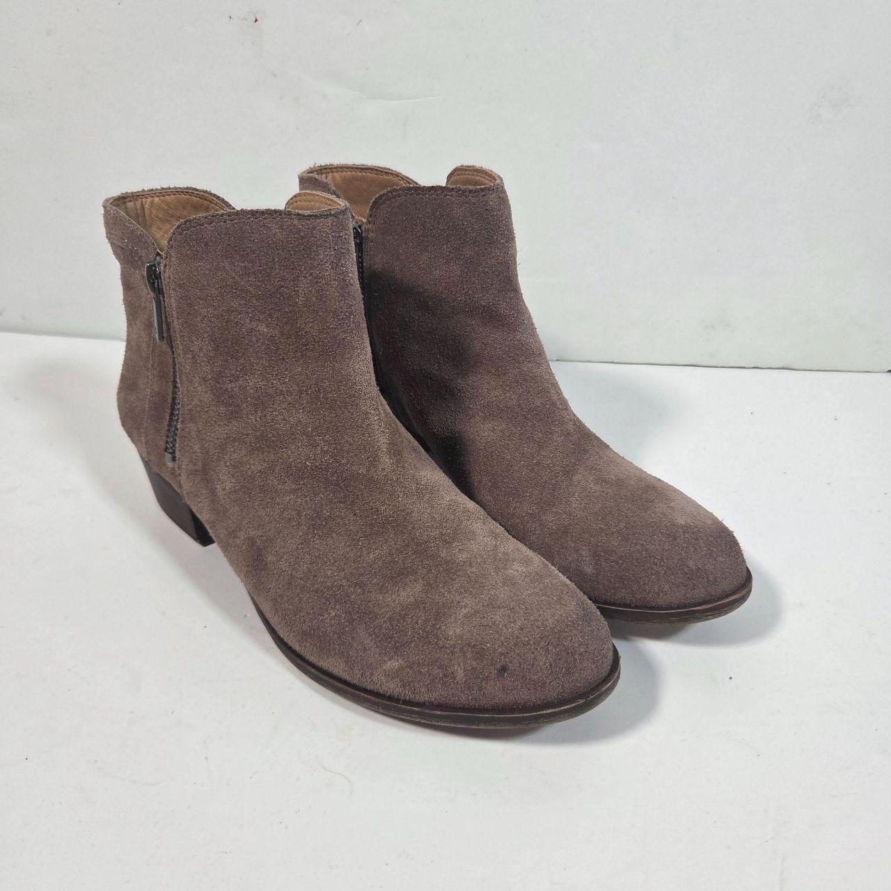 item listed by 3queens_resale