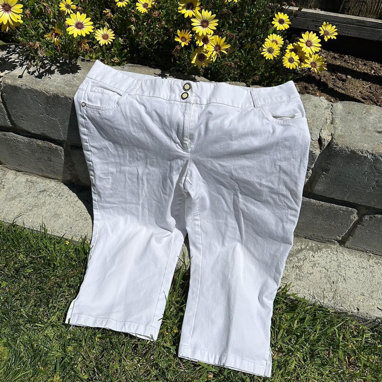 Alfani capri-styles white pants. super comfy, and...