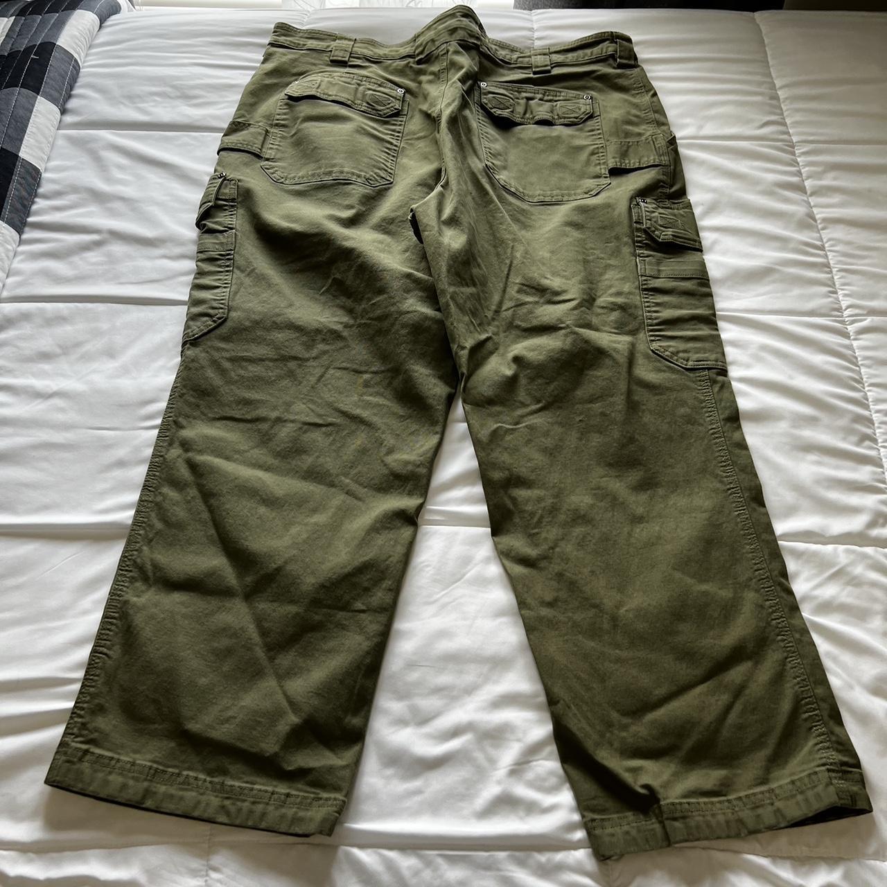 Duluth Trading Company Men's Green Trousers (2)