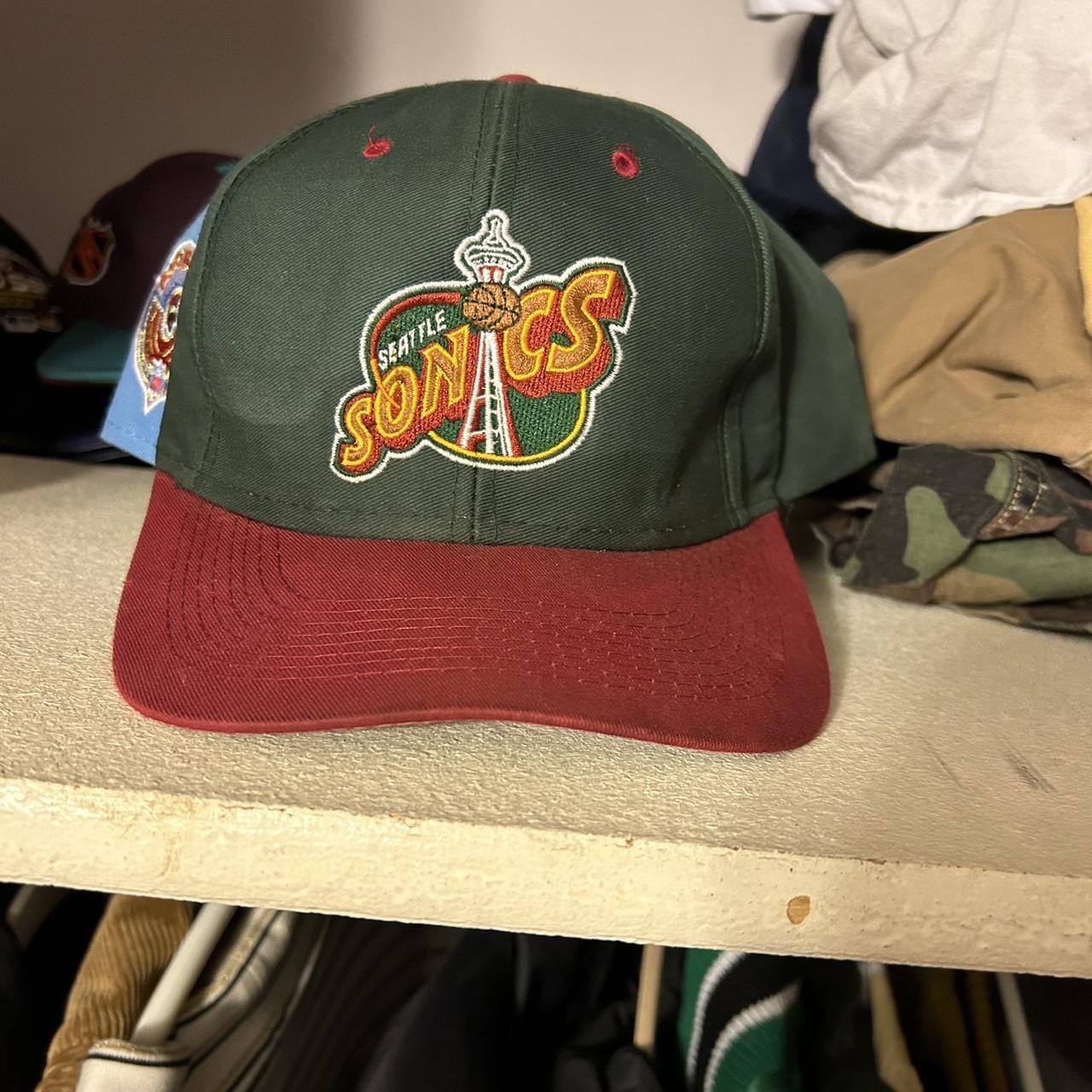 Vintage Seattle mariners snapback. This snaps new - Depop