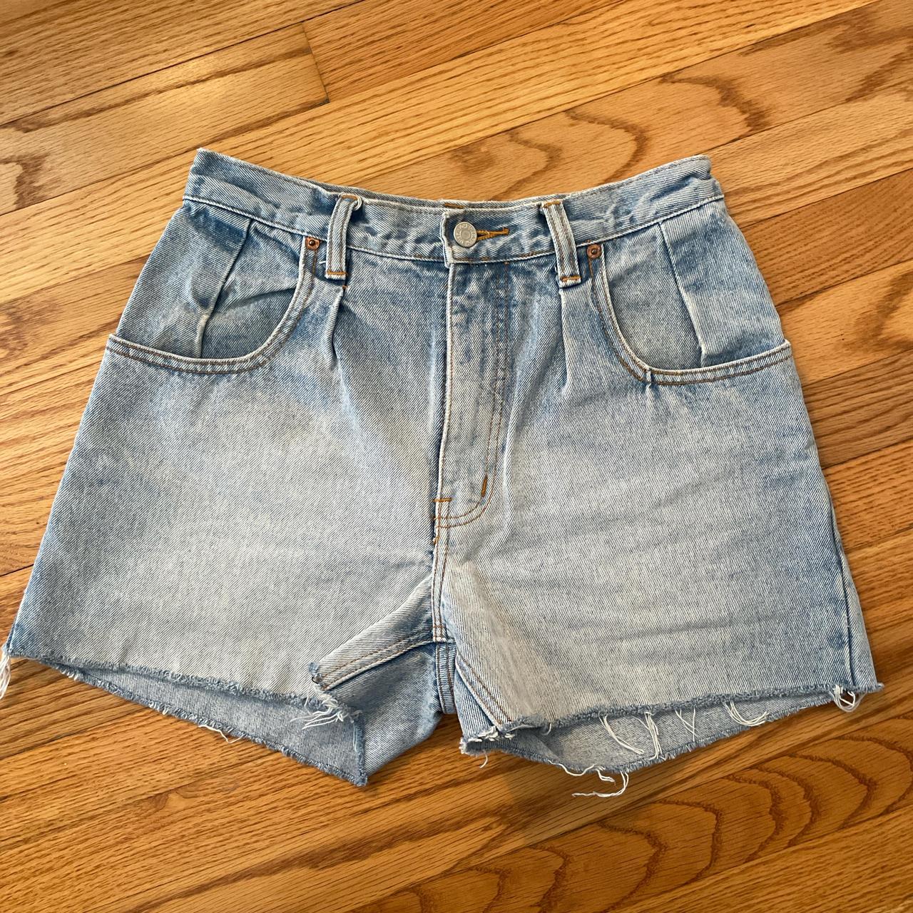 item listed by thelittleliv