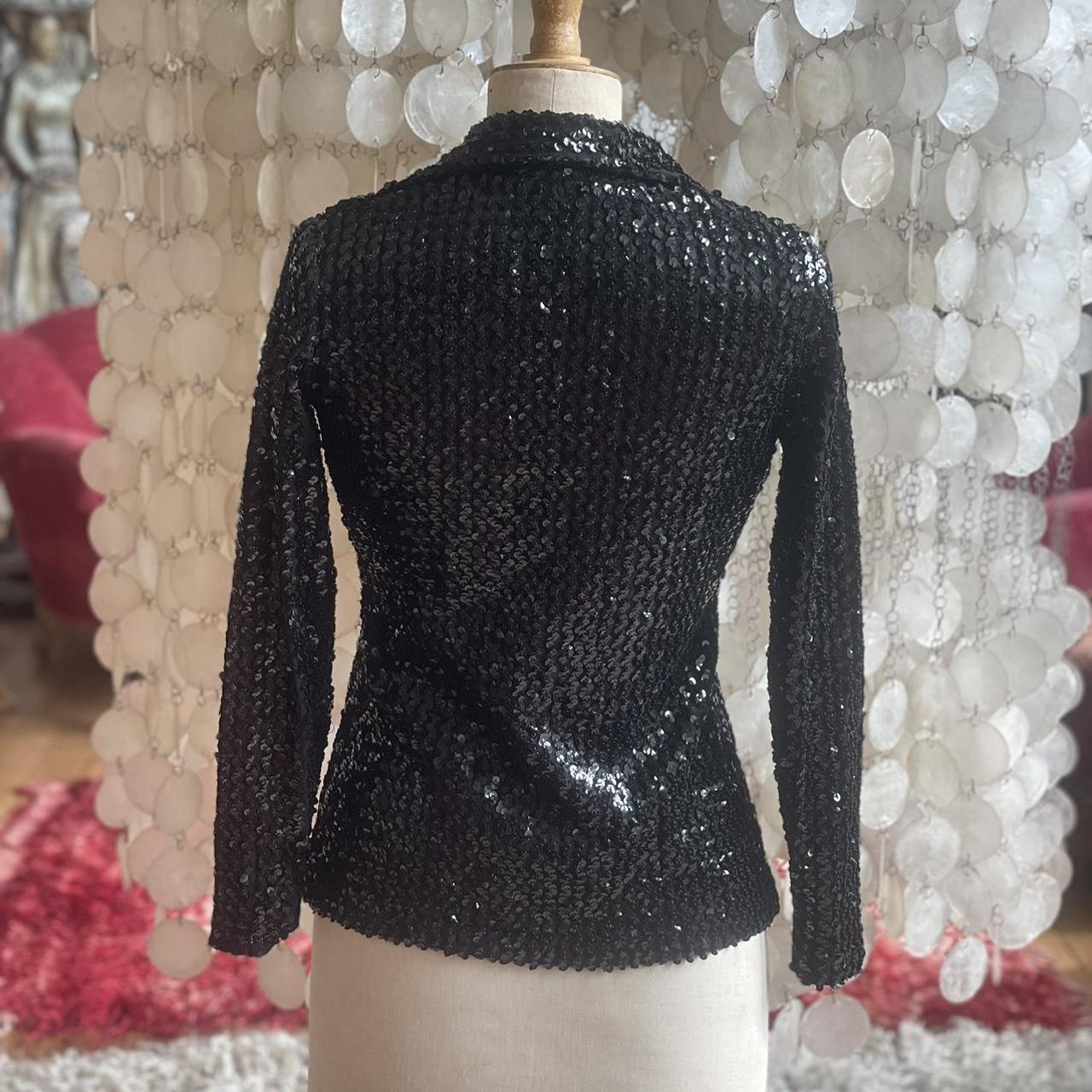 ️ SACKS FIFTH AVENUE Vintage shirt in stretch silk... - Depop