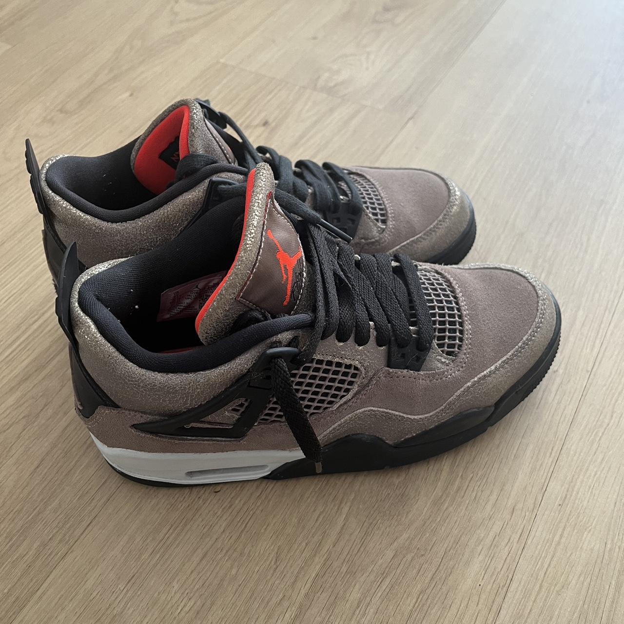 taupe retro 4