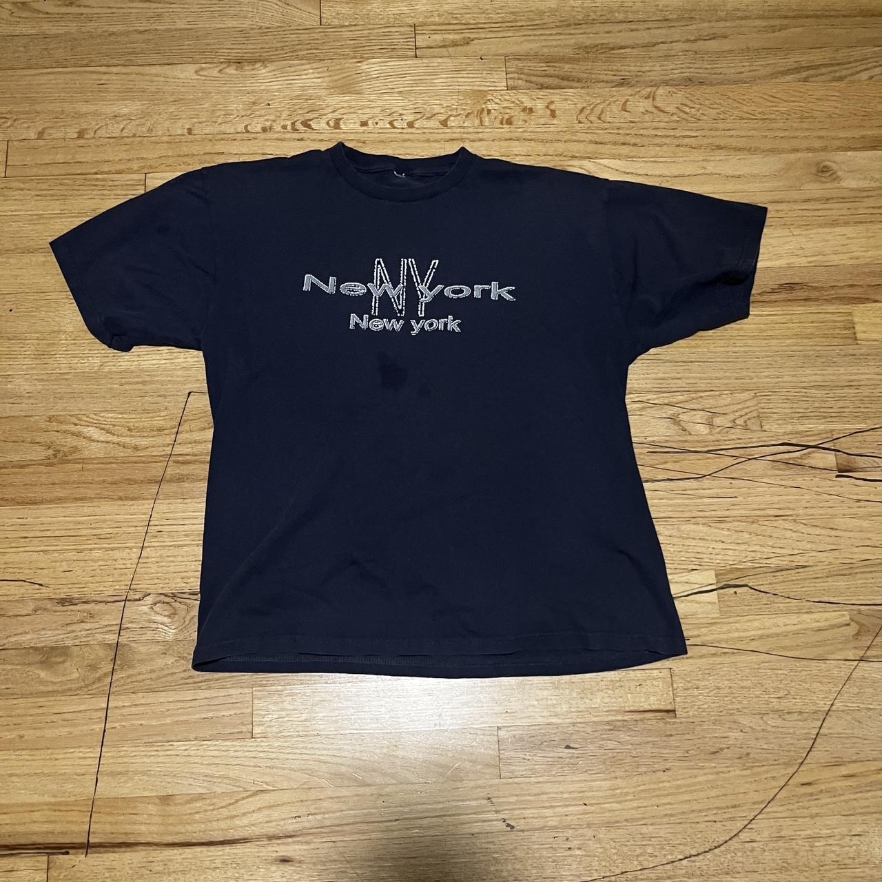 Vintage New York center logo T-Shirt Size: Fits a... - Depop