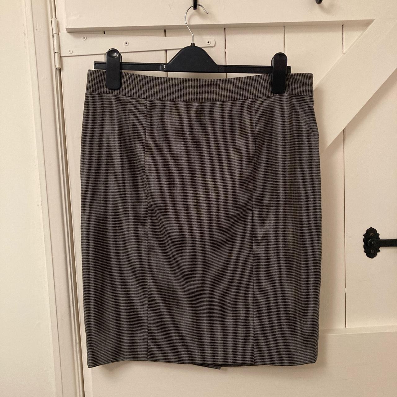 Moschino Houndstooth Wool Pencil Skirt In Excellent Depop