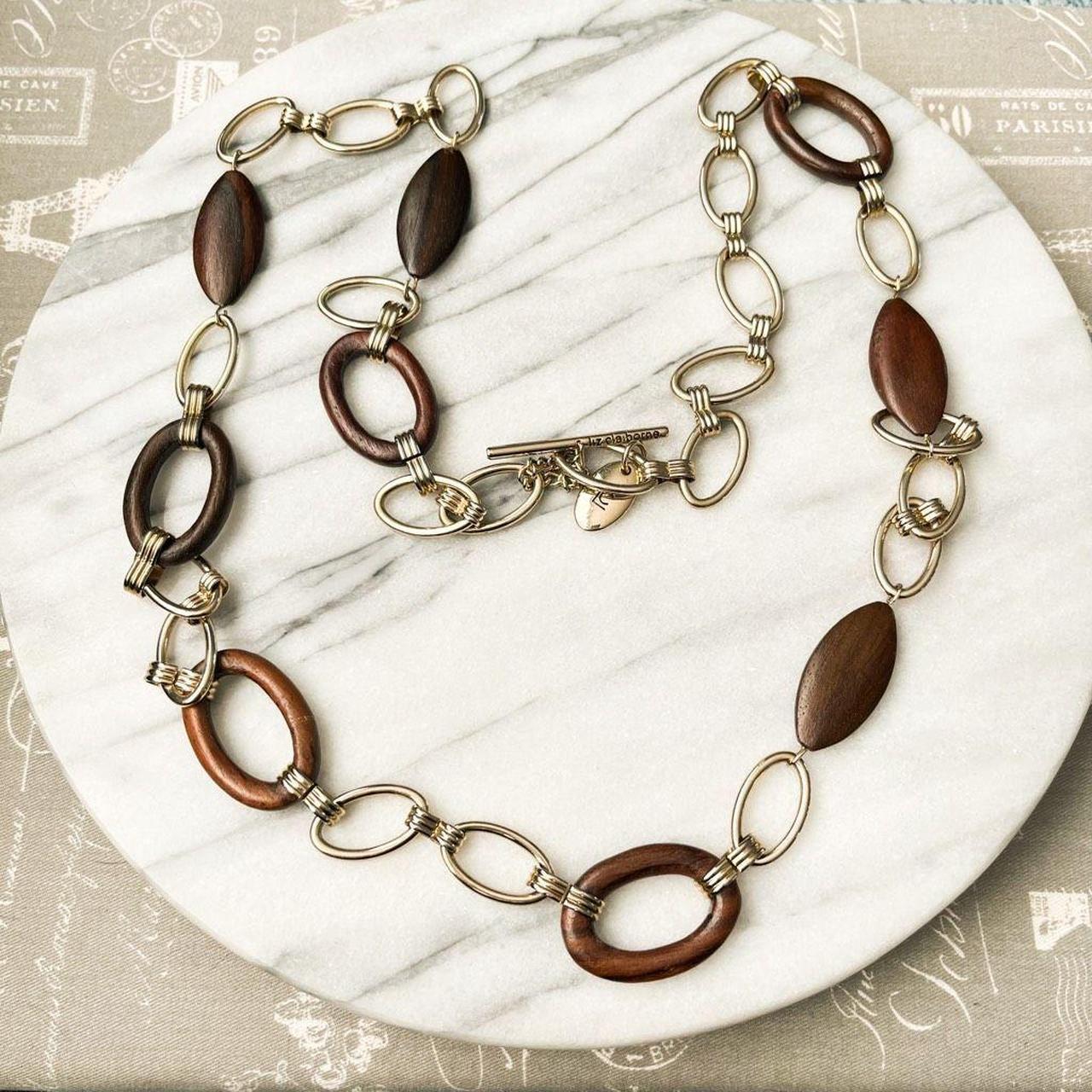 Liz deals claiborne necklace