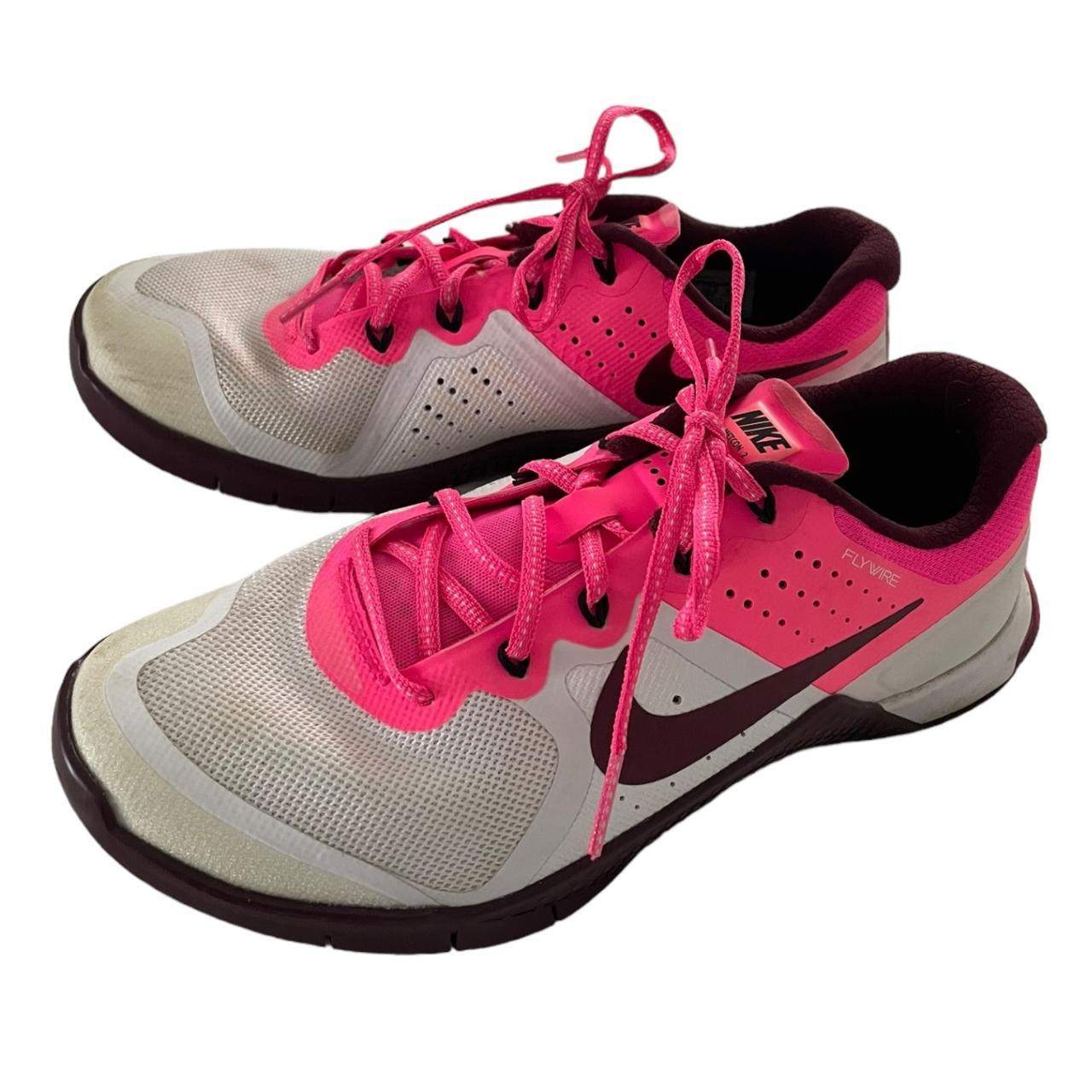 Nike women's metcon 2 shop training shoes - white/pink/maroon