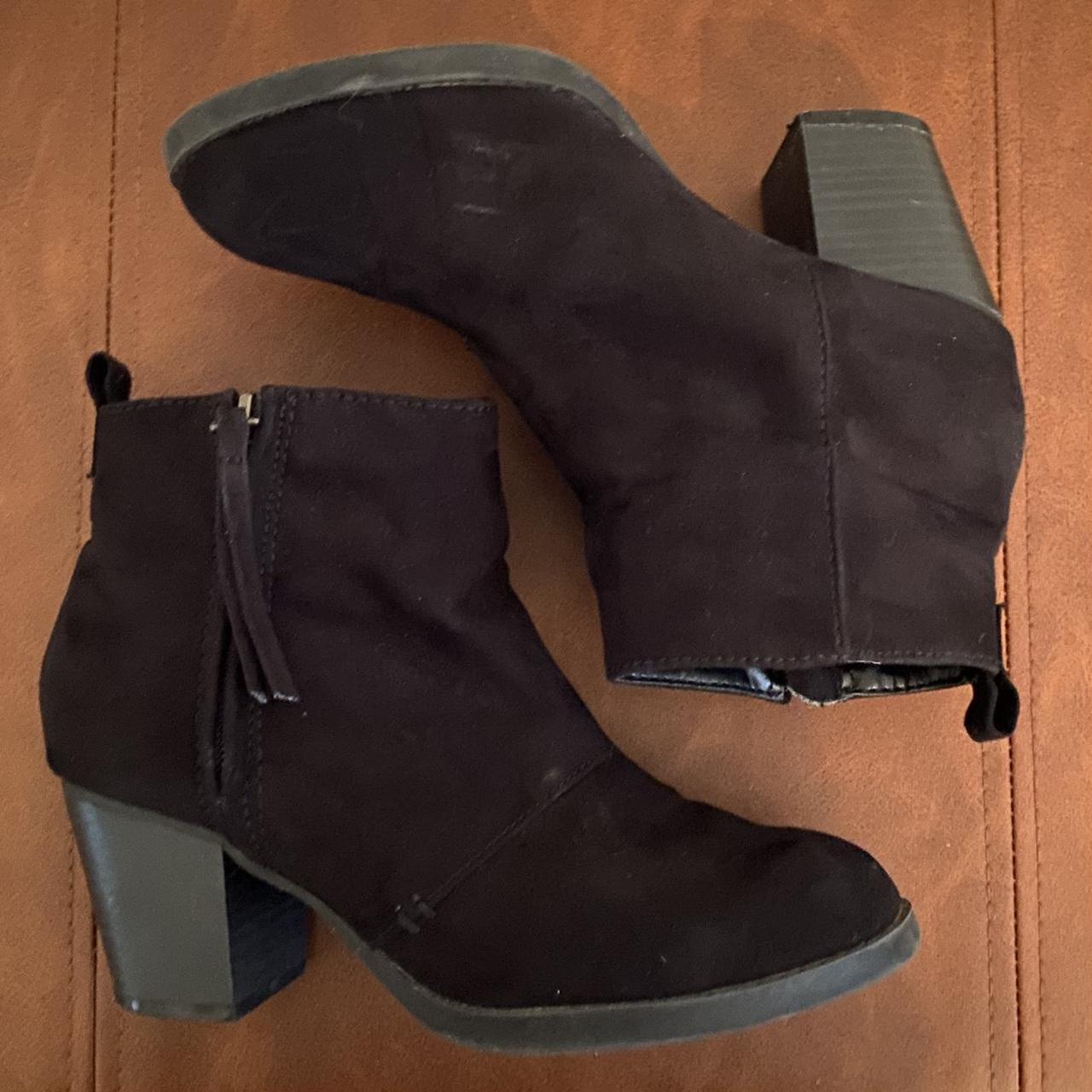 Old Navy Women's Black Boots Depop