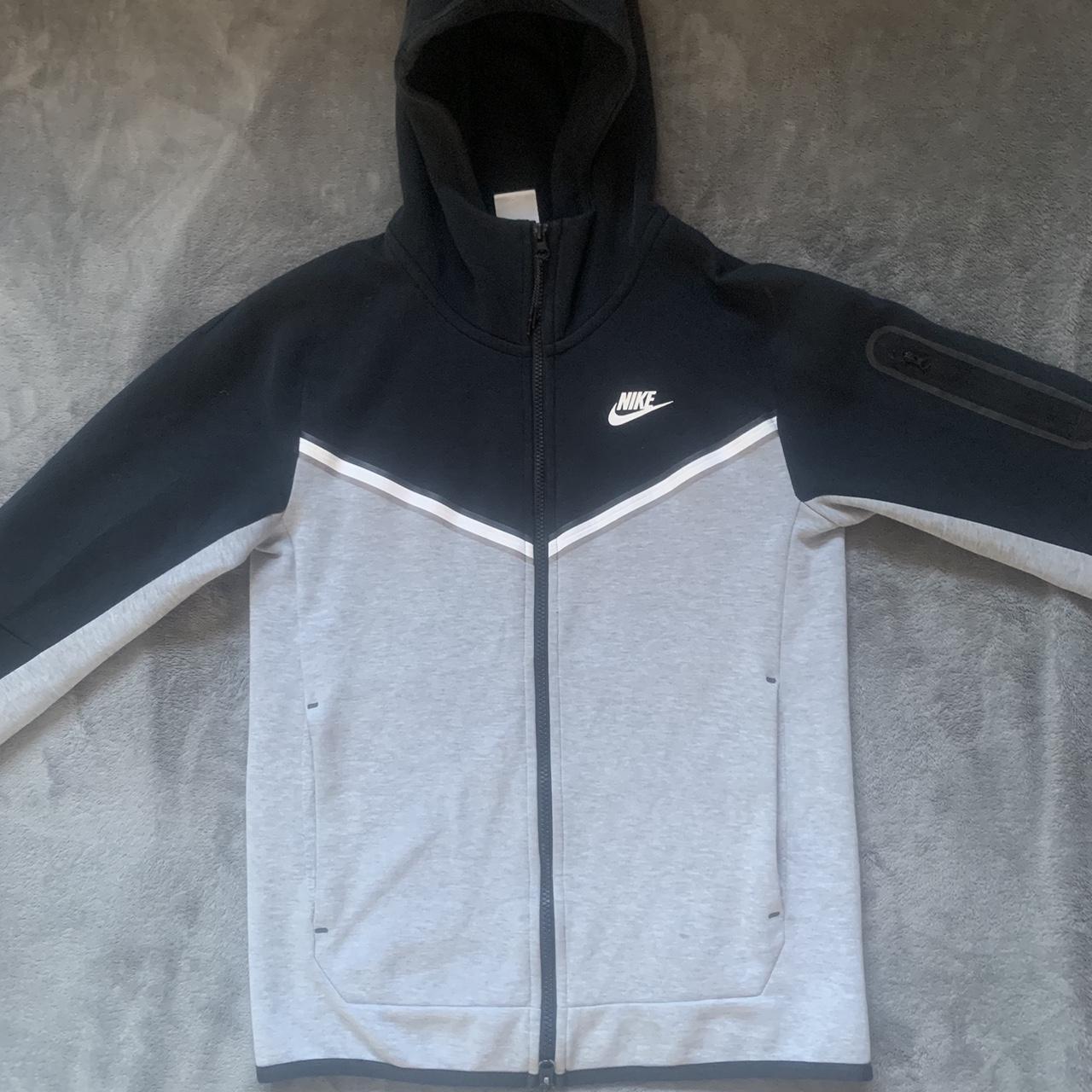 Nike Men's Black and Grey Cardigan | Depop