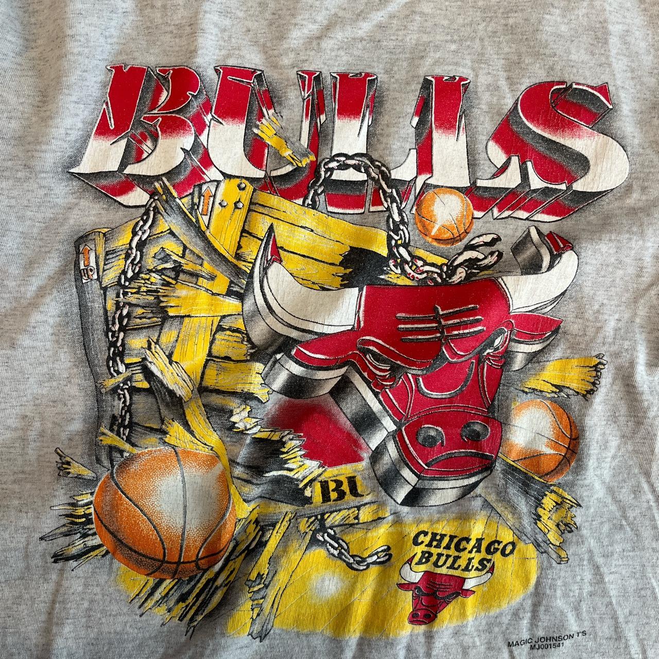 Chicago Bulls T-Shirt size M worn a few times i - Depop