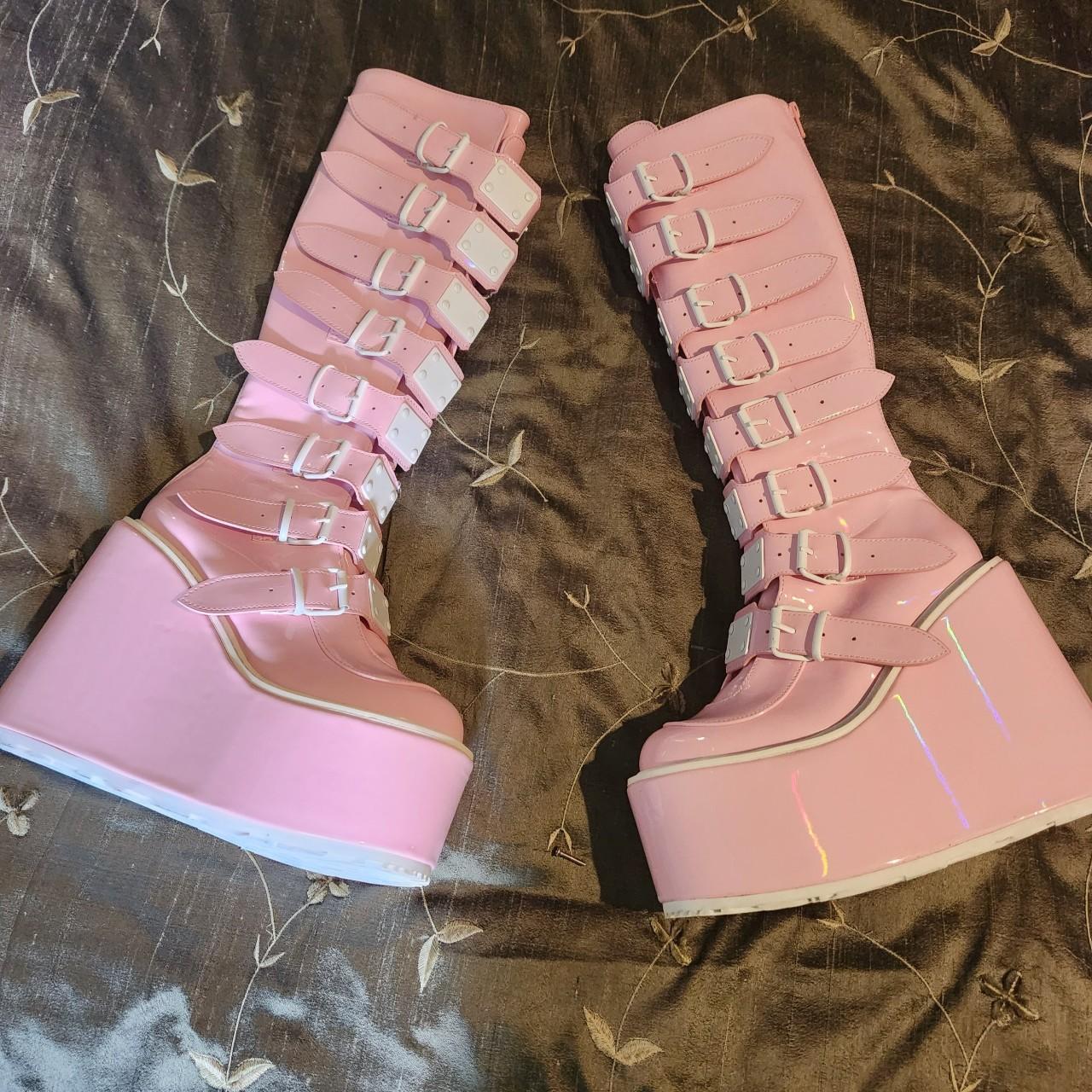 demonia holographic platforms