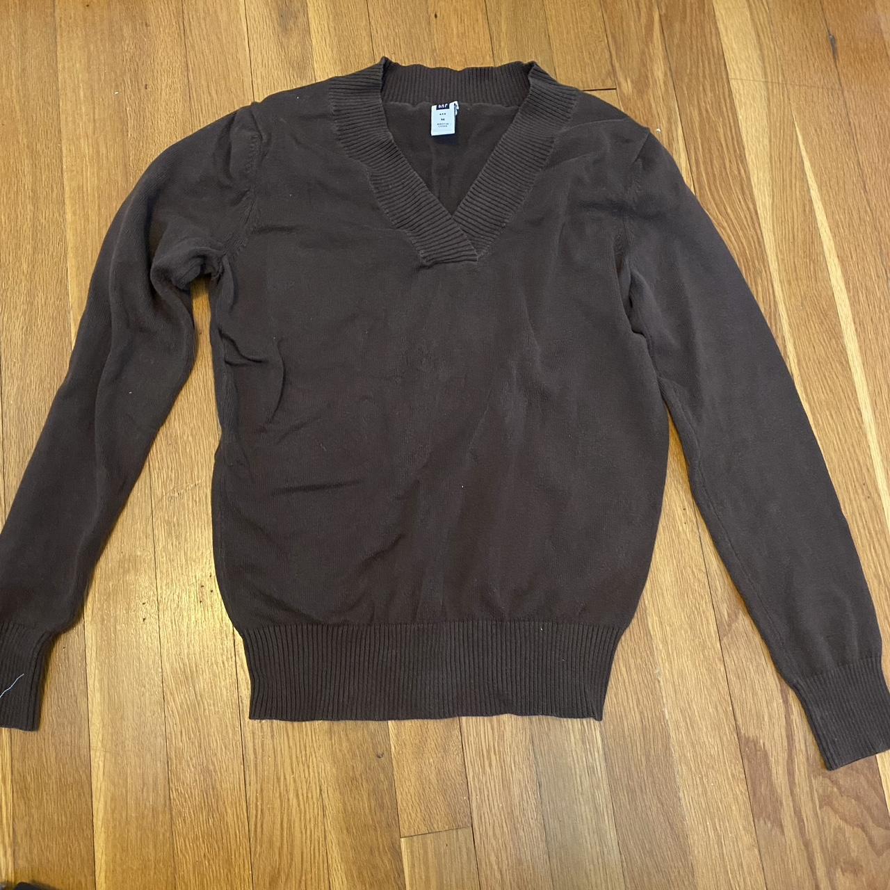 GAP brown V neck knit crewneck sweater M • women’s M... - Depop