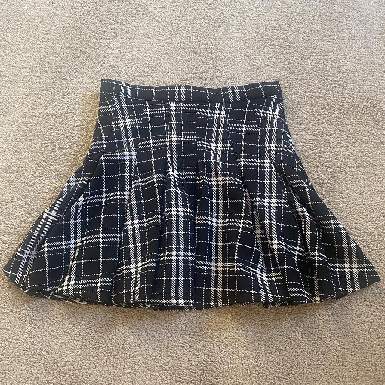 black and white plaid skirt never worn, shein size s - Depop