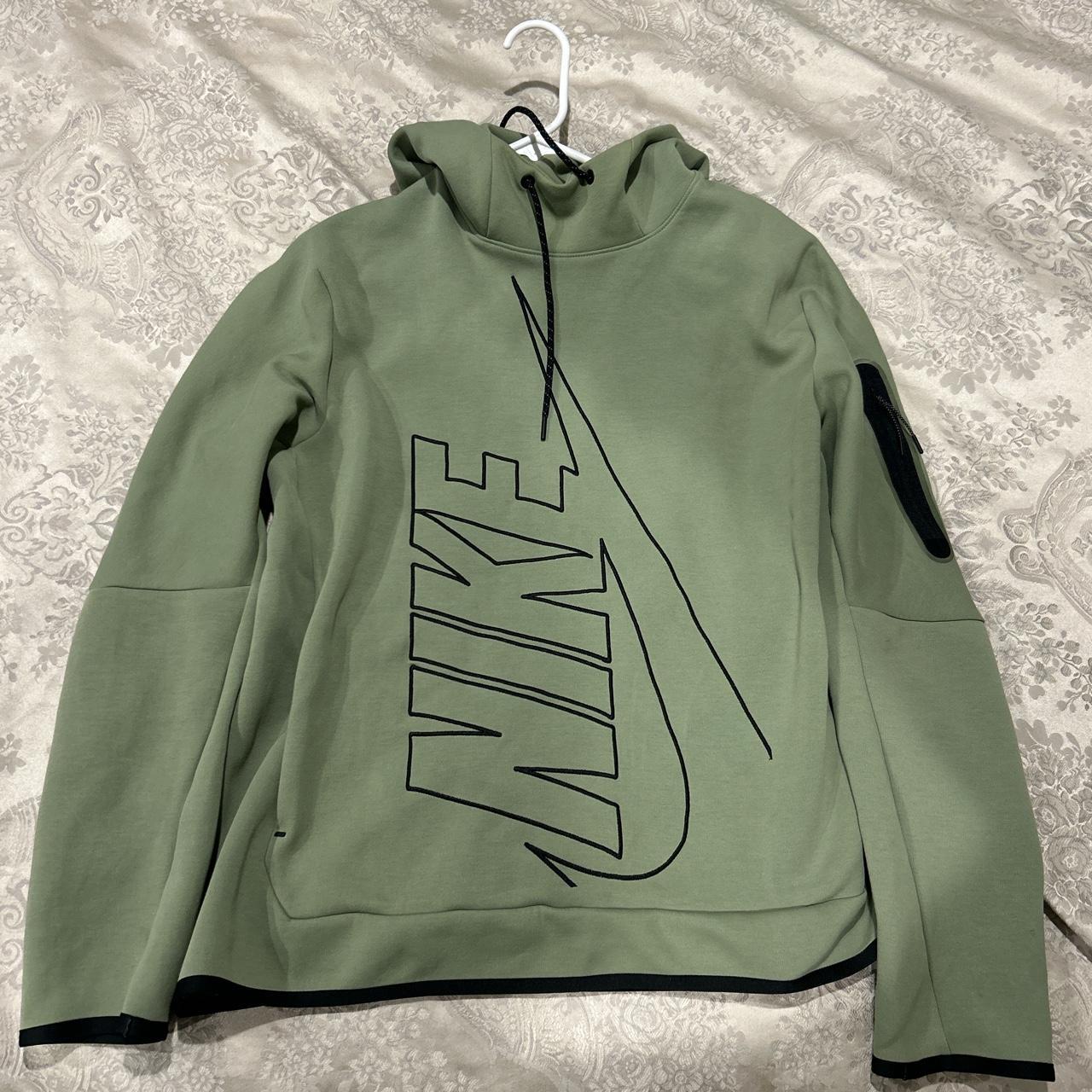olive green nike tech sweatsuit