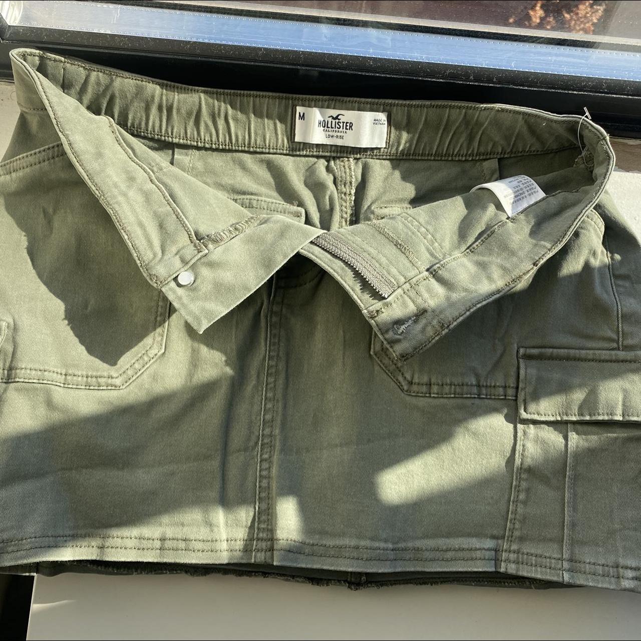 Hollister cargo skirt. Size medium ( Fits a 58)... Depop