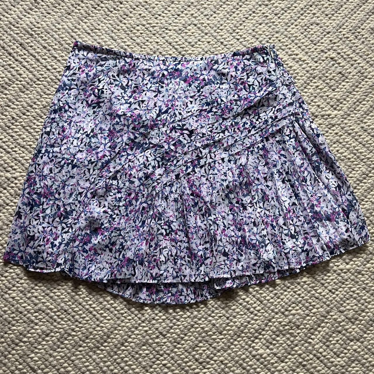 Banana republic patterned ruffle mini skirt Side... - Depop