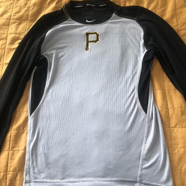 Pittsburgh Pirates over shirt Black /yellow Size - Depop