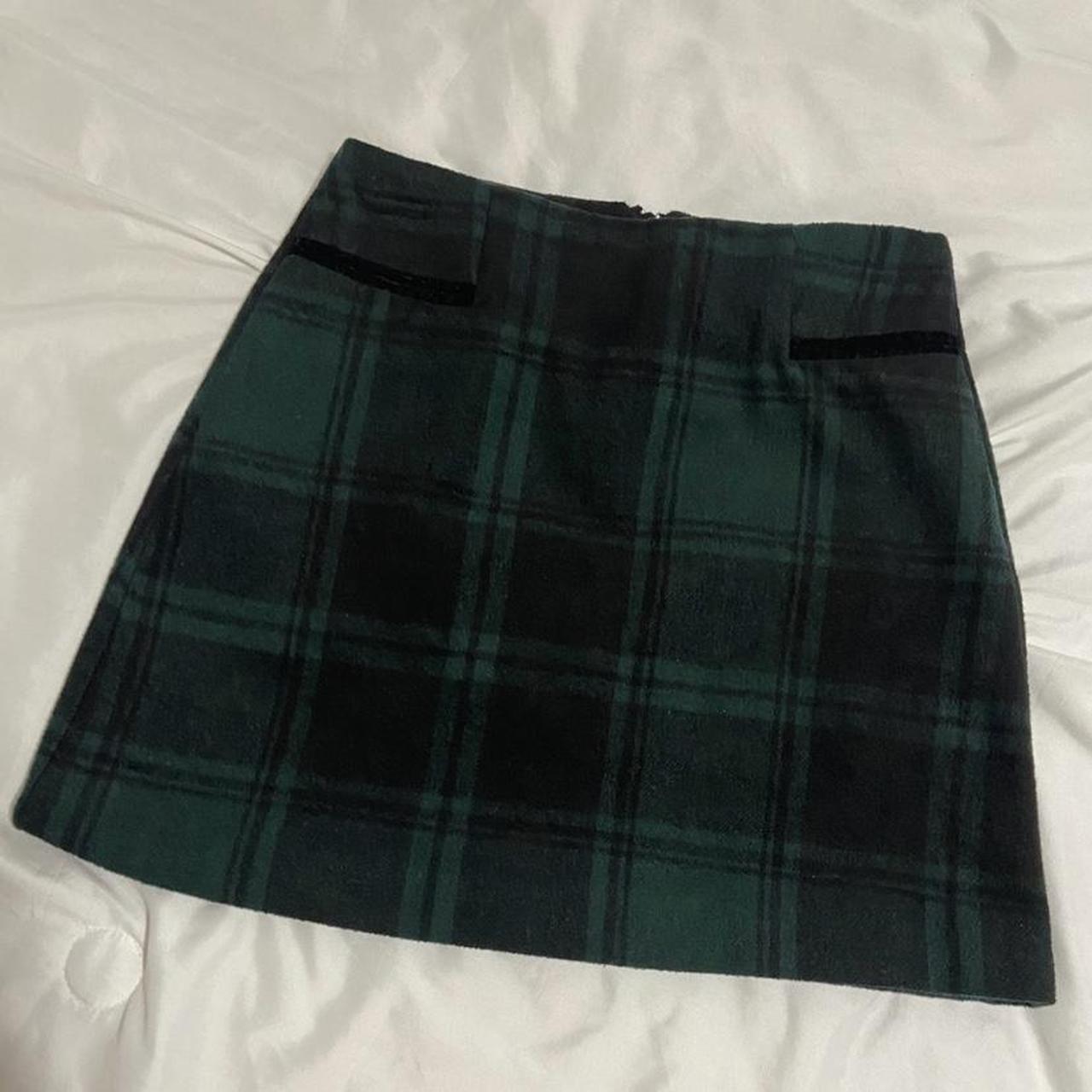 Copper Key Women's Black and Green Skirt Depop