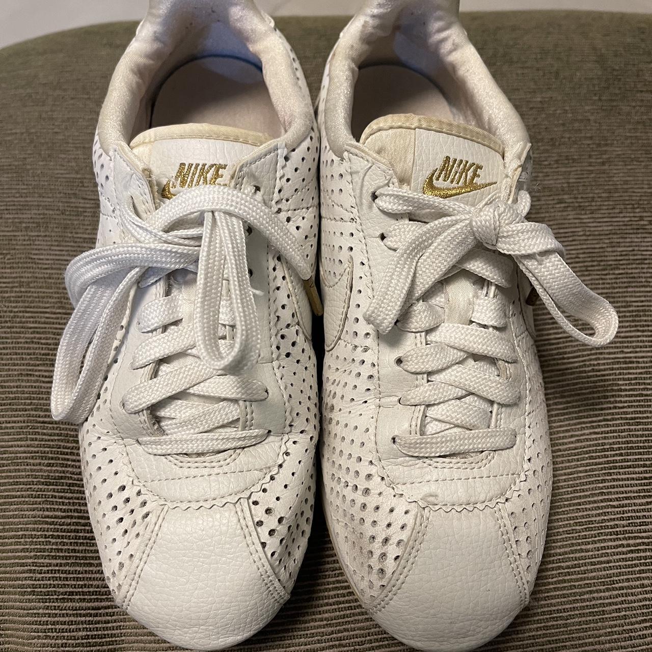 womens white leather nike trainers