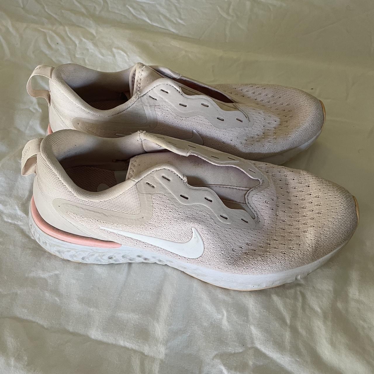 womens nike light pink shoes