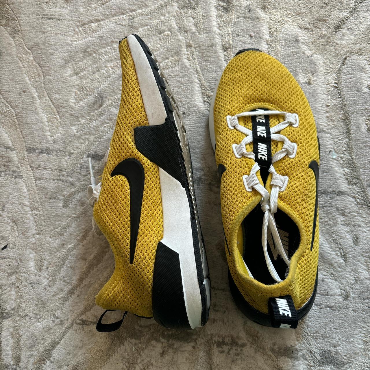 Mustard nike shoes shops