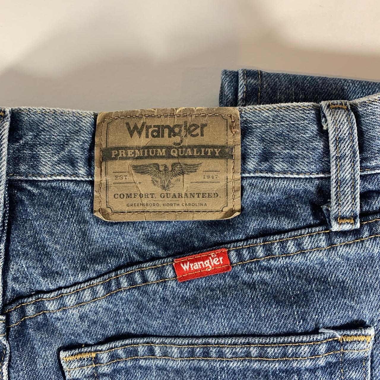 Men’s wrangler straight leg jeans. Price is... - Depop