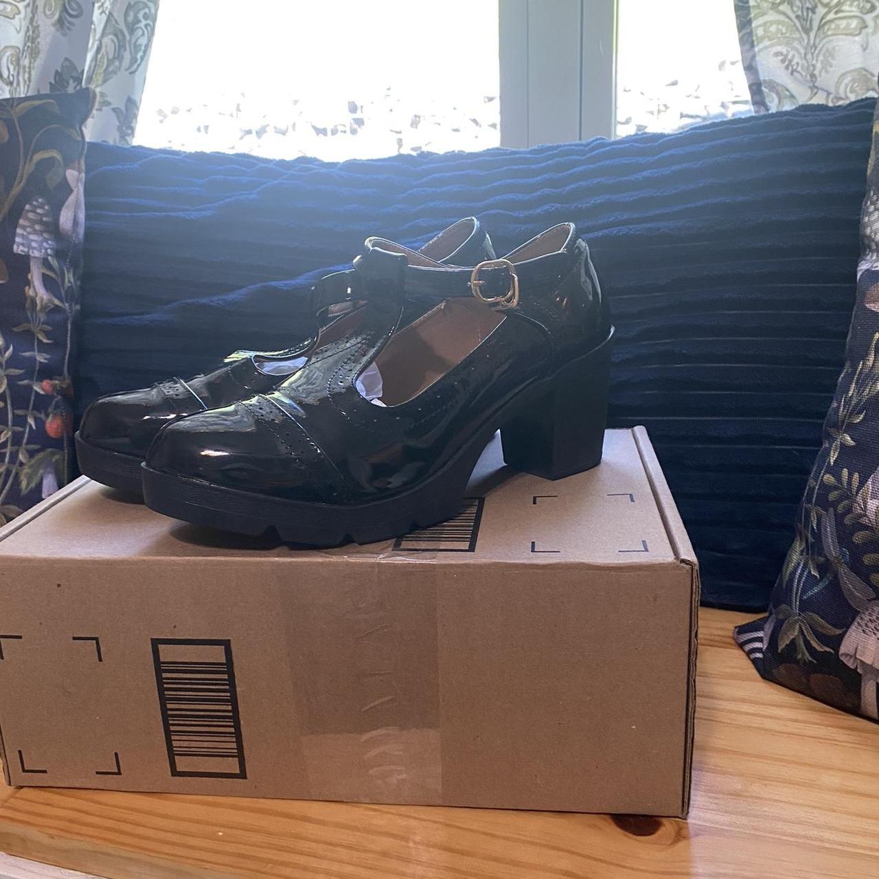 comfortable black mary jane shoes