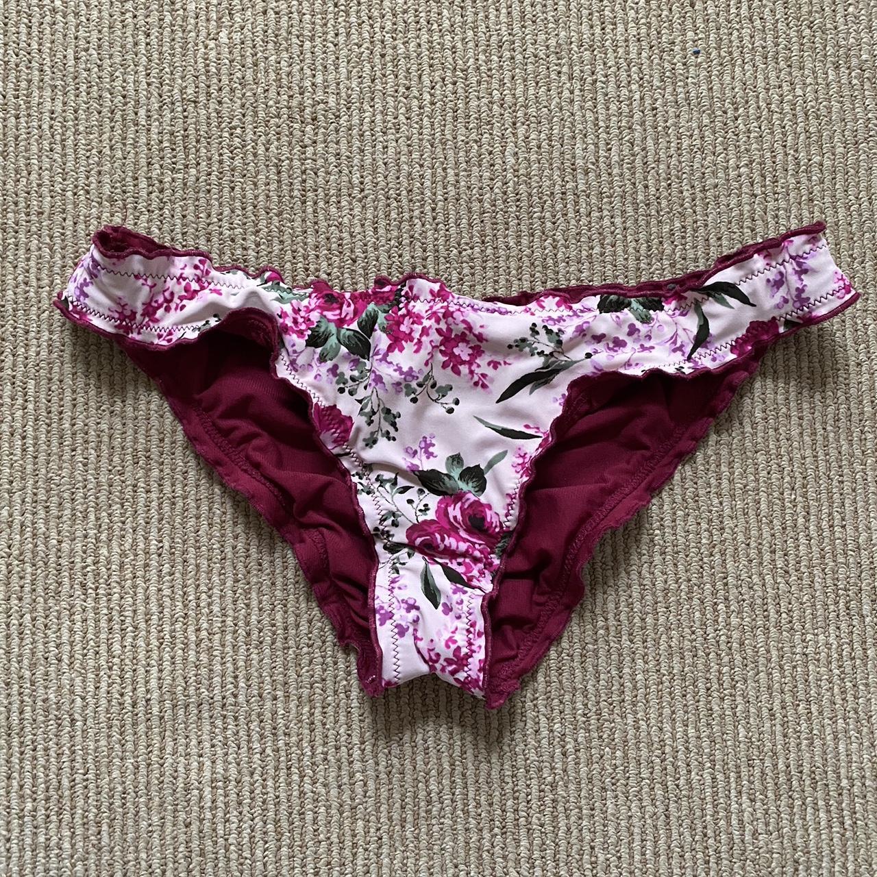 cheeky scrunched ruffle floral bikini bottoms - Depop