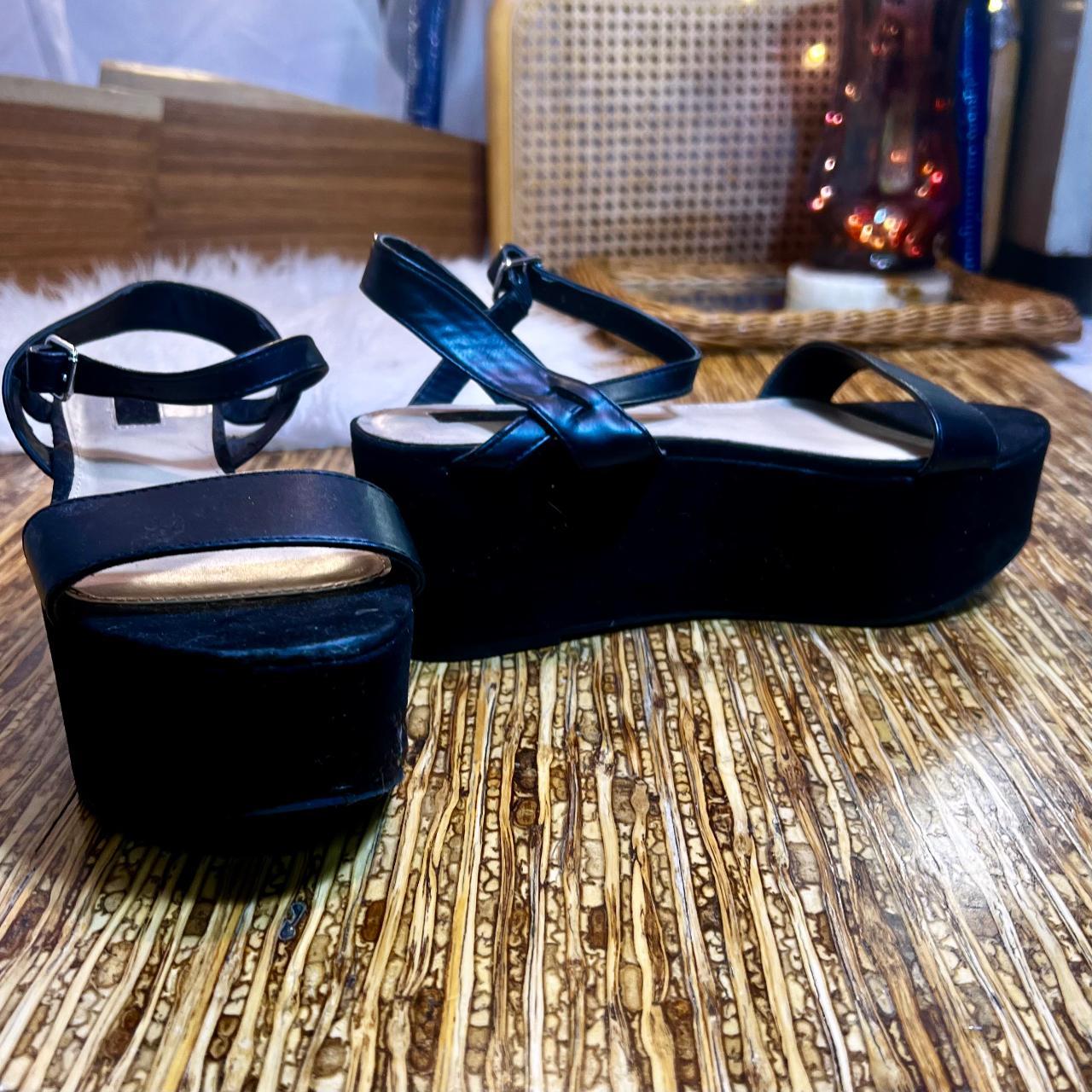 Black platform discount sandals forever 21