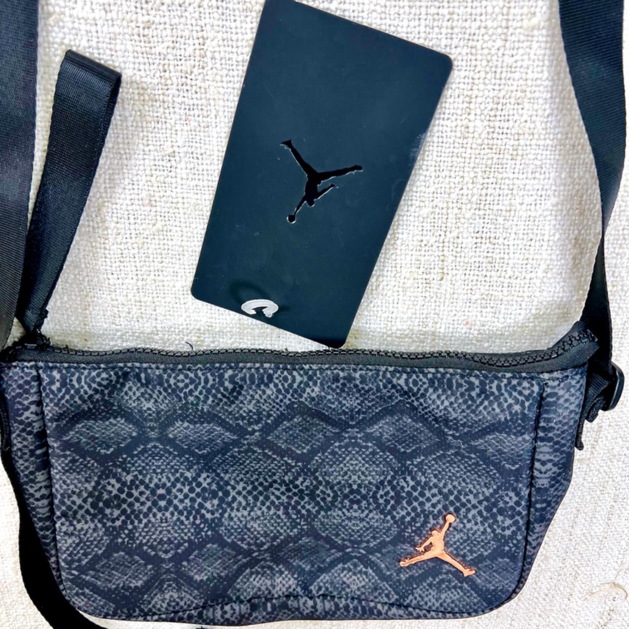 じ*ん様 Jordan unisex diagonal crossbody 71rAvGehP1L._SY300_QL30_.jpg