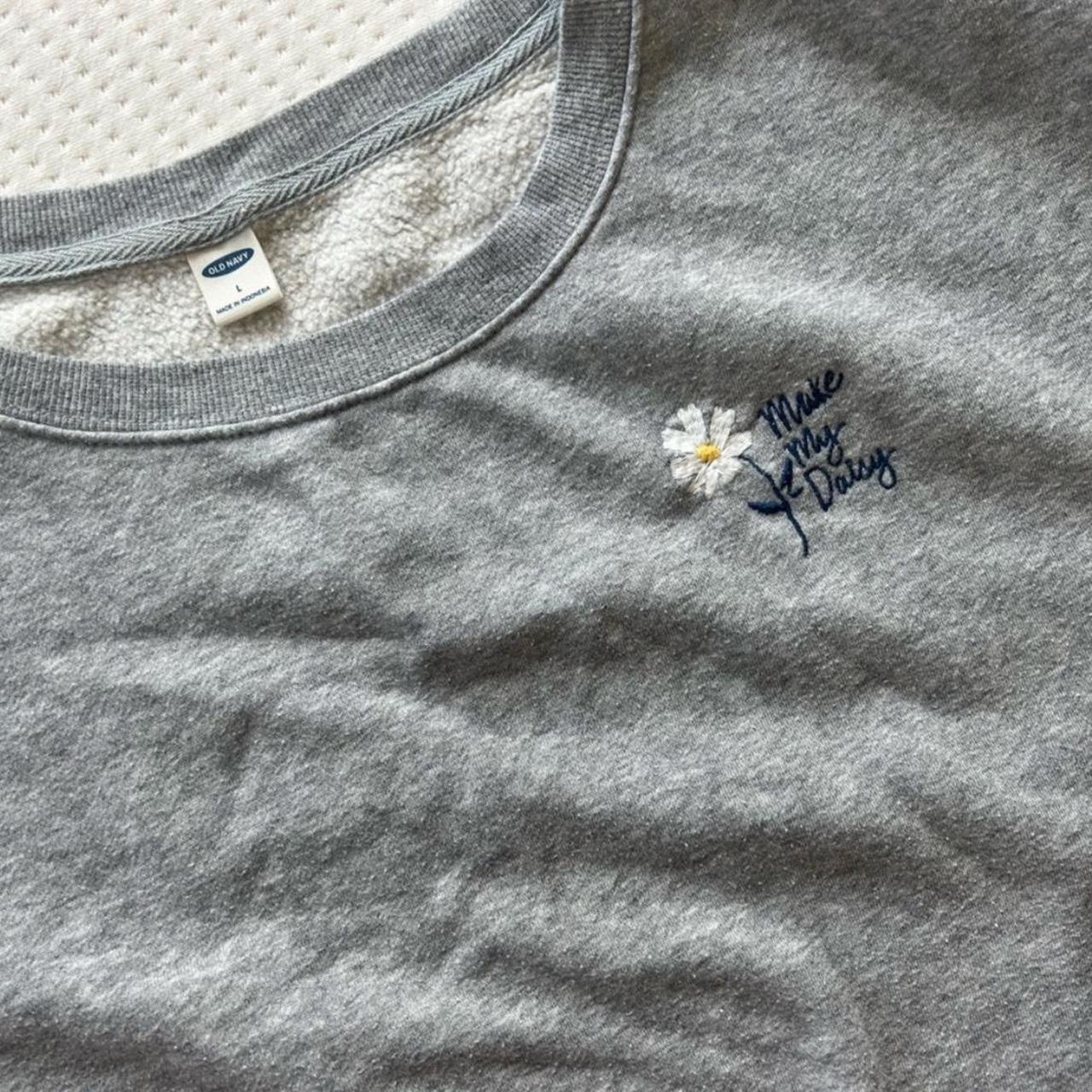 Old Navy grey and white Daisy crewneck sweatshirt