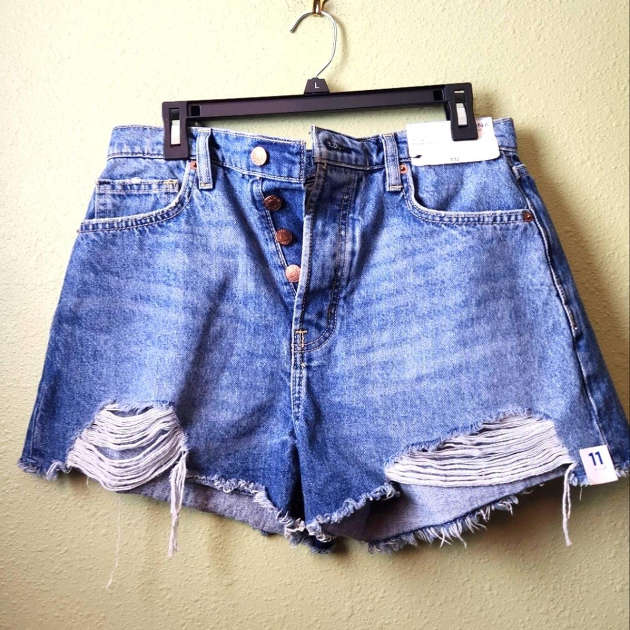 Arizona jean hot sale shorts juniors