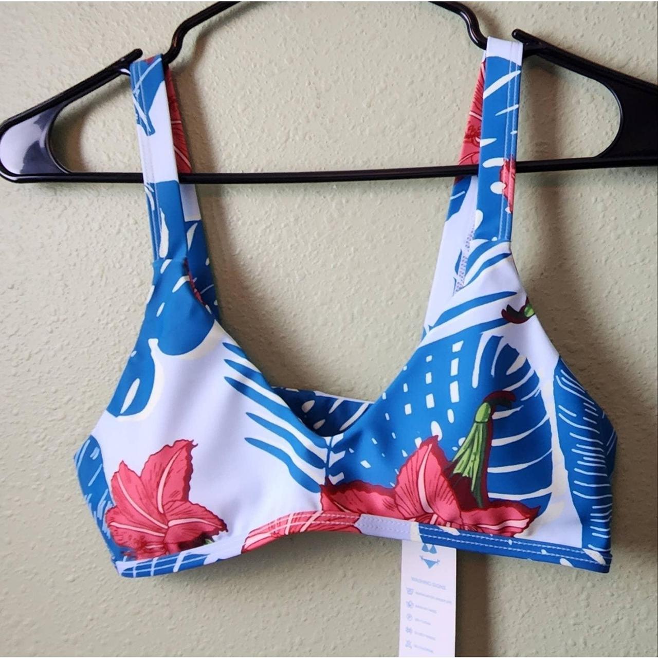 Women's Blue and White Bikinis-and-tankini-sets | Depop