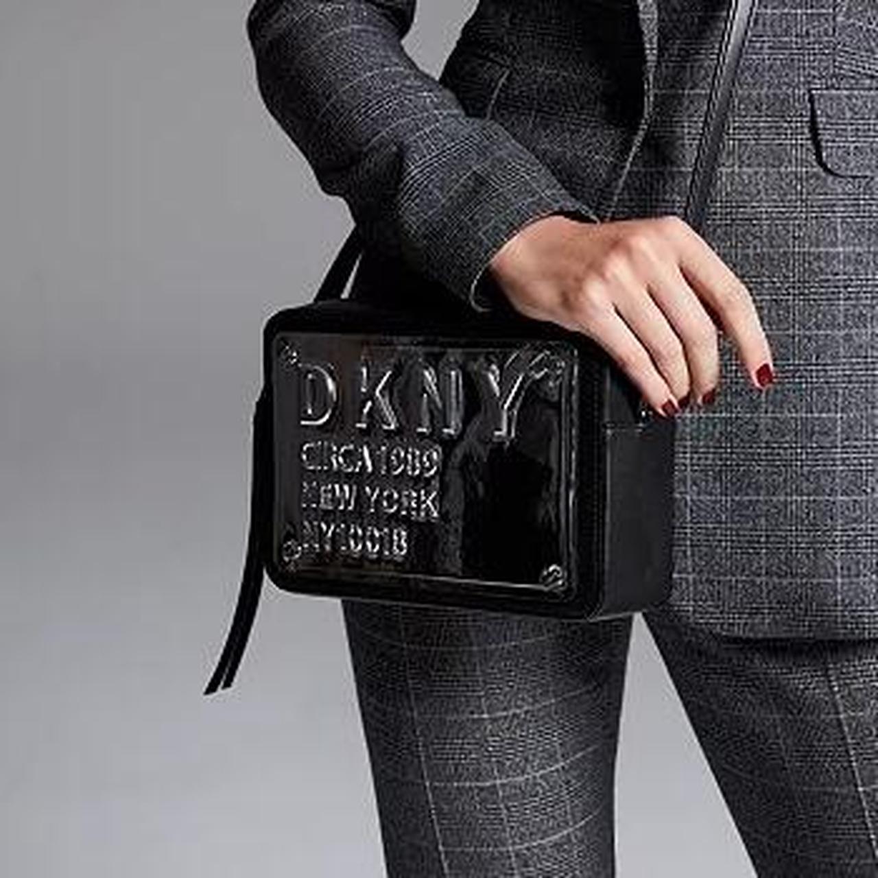 Dkny 10018 logo crossbody on sale