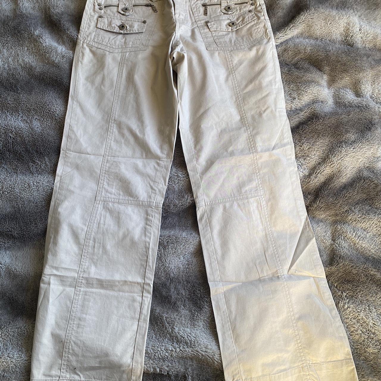 Vintage cream low rise cargo pants size 8 never worn - Depop