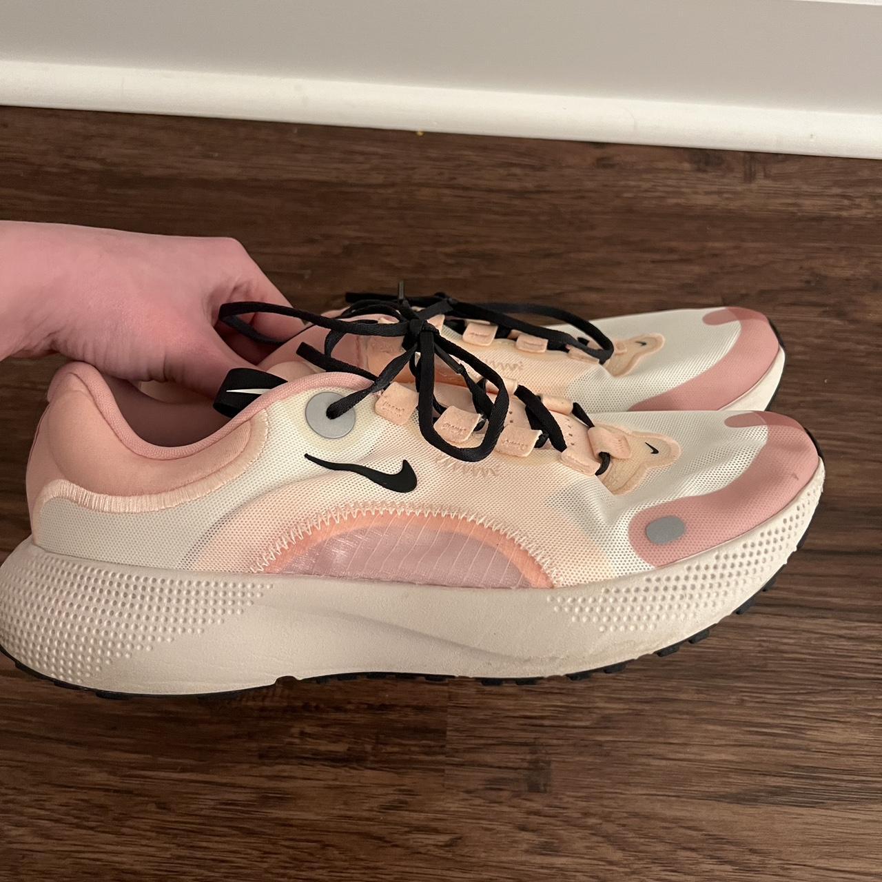 women's running shoe nike react escape run