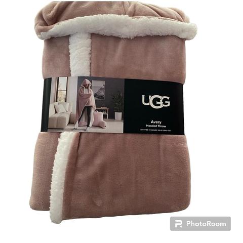 Ugg hot sale fuzzy blanket